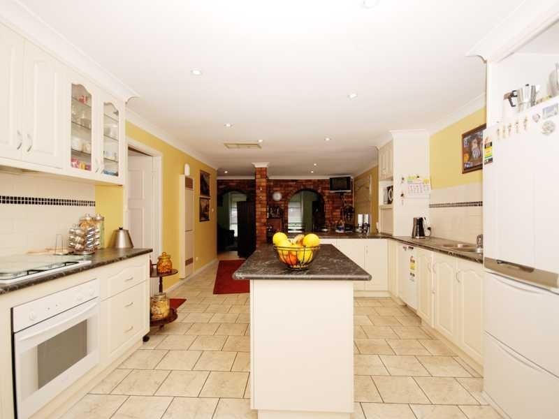 23 Gregory Crescent, Lake Albert NSW 2650