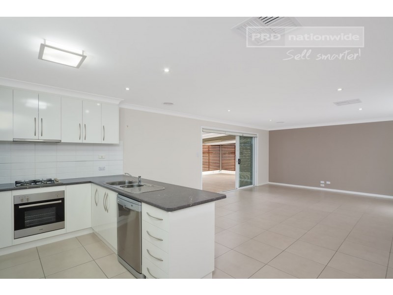 9 Yulong Street, Glenfield Park NSW 2650