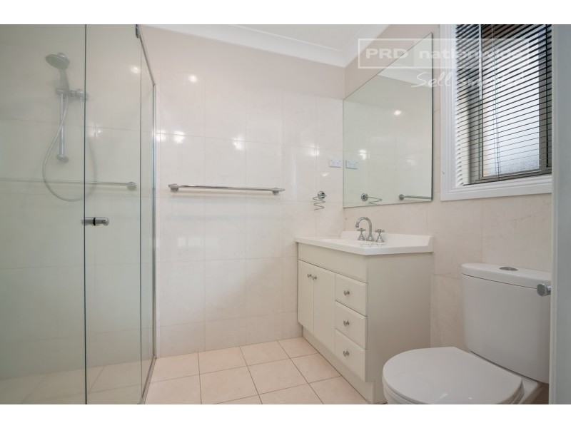 9 Yulong Street, Glenfield Park NSW 2650