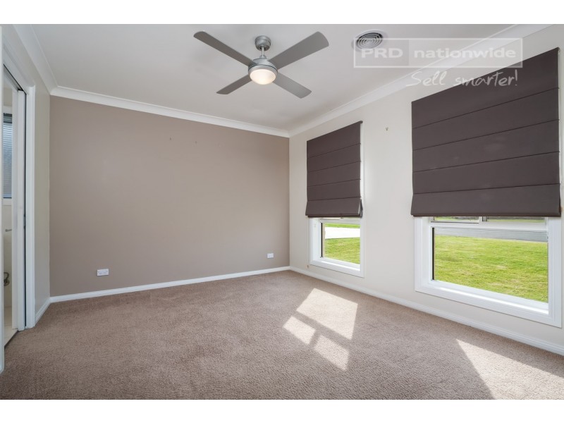 9 Yulong Street, Glenfield Park NSW 2650