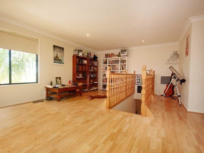 2 Kaldari Crescent, Glenfield Park NSW 2650