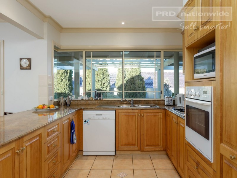 7 Atherton Crescent, Tatton NSW 2650