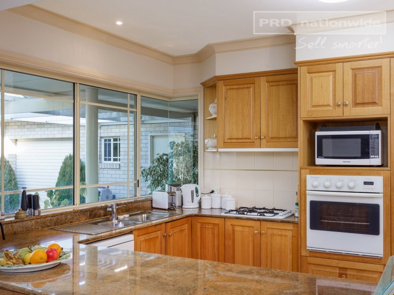 7 Atherton Crescent, Tatton NSW 2650