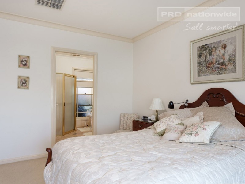 7 Atherton Crescent, Tatton NSW 2650