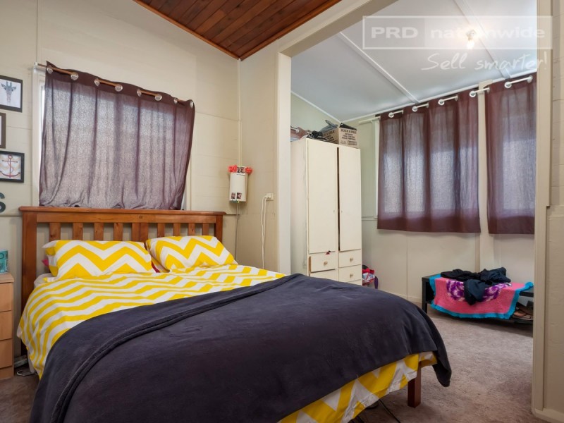 16 Gormly Avenue, Wagga Wagga NSW 2650