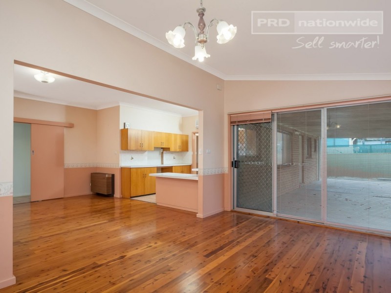50 Walteela Avenue, Mount Austin NSW 2650