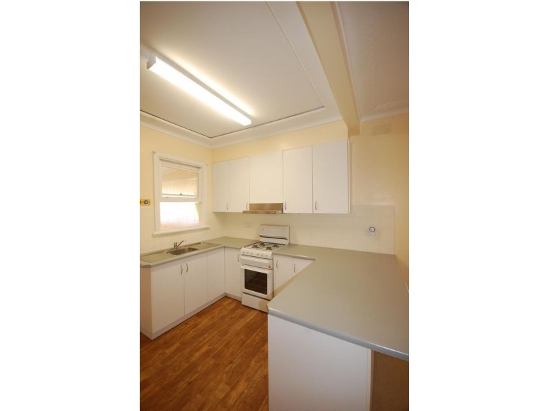 122 Meadow Street, Kooringal NSW 2650