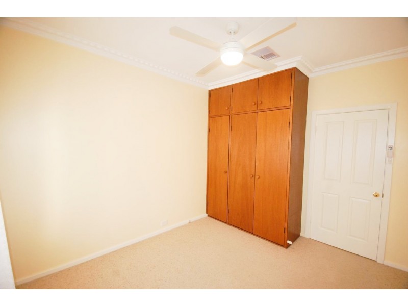 122 Meadow Street, Kooringal NSW 2650