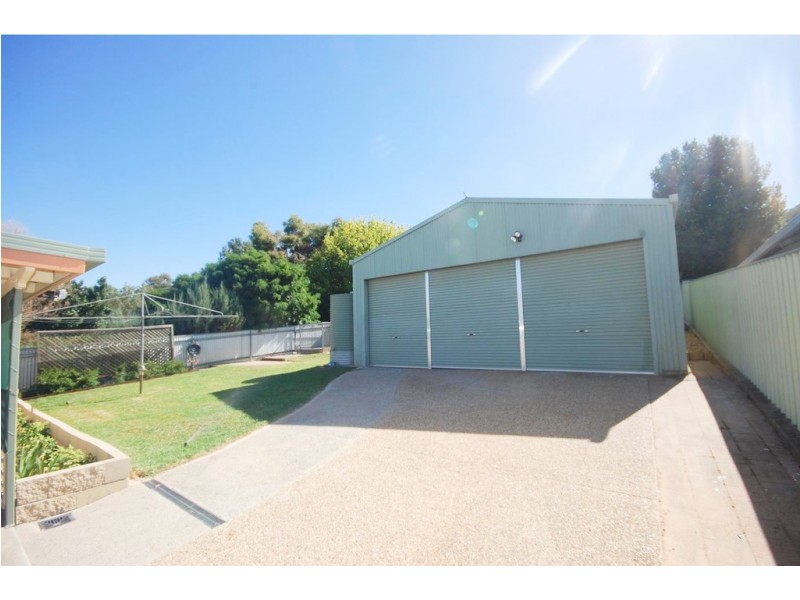 122 Meadow Street, Kooringal NSW 2650