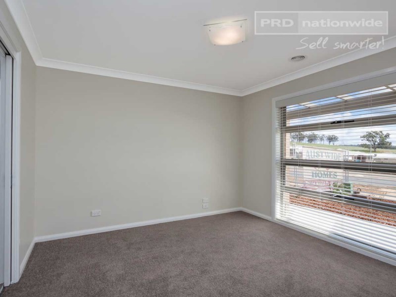 7 Watson Boulevard, Lloyd NSW 2650