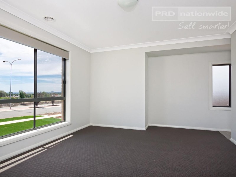 1 Watson Boulevard, Lloyd NSW 2650