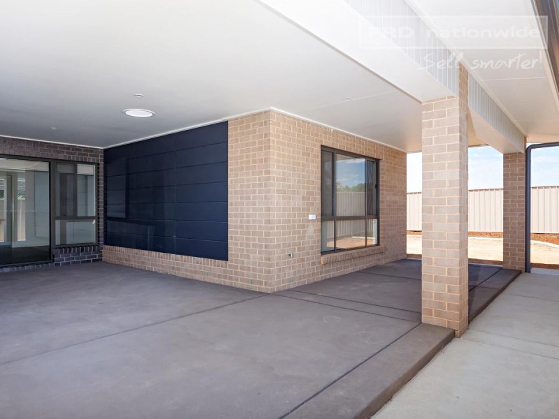 1 Watson Boulevard, Lloyd NSW 2650