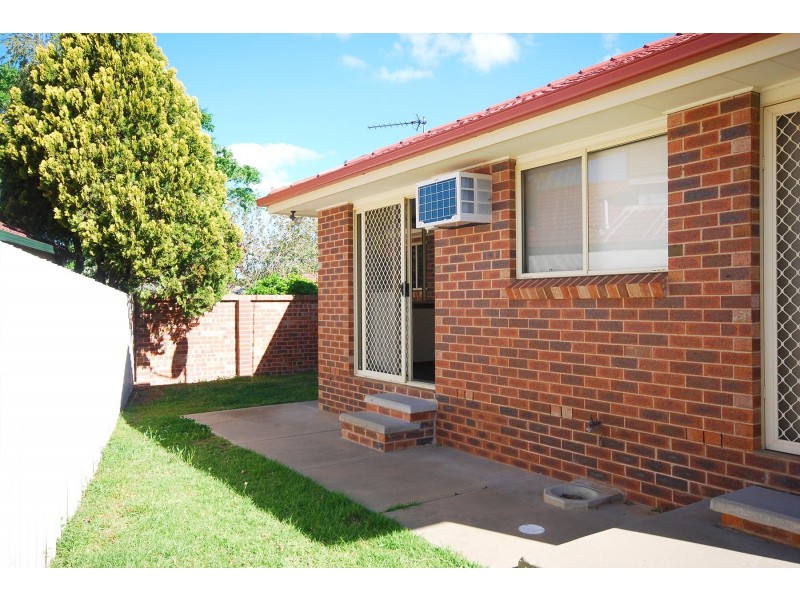 6/24 Otama Street, Glenfield Park NSW 2650