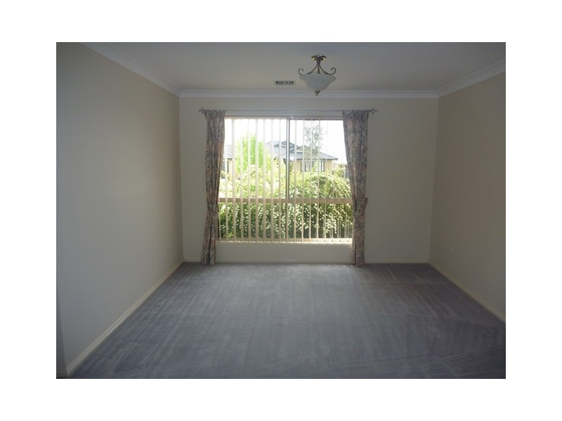 12 Cowan Place, Lloyd NSW 2650