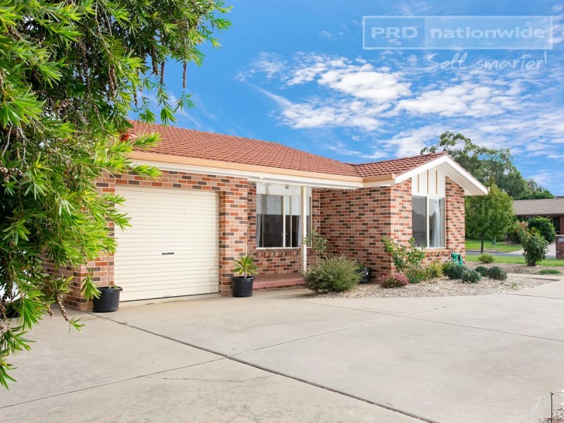 1/35 Balleroo Crescent, Glenfield Park NSW 2650