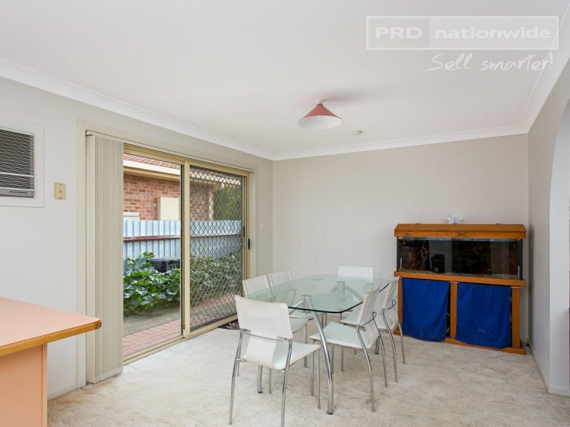 1/35 Balleroo Crescent, Glenfield Park NSW 2650