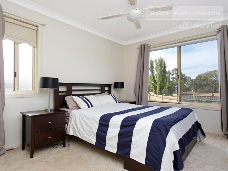 1/35 Balleroo Crescent, Glenfield Park NSW 2650