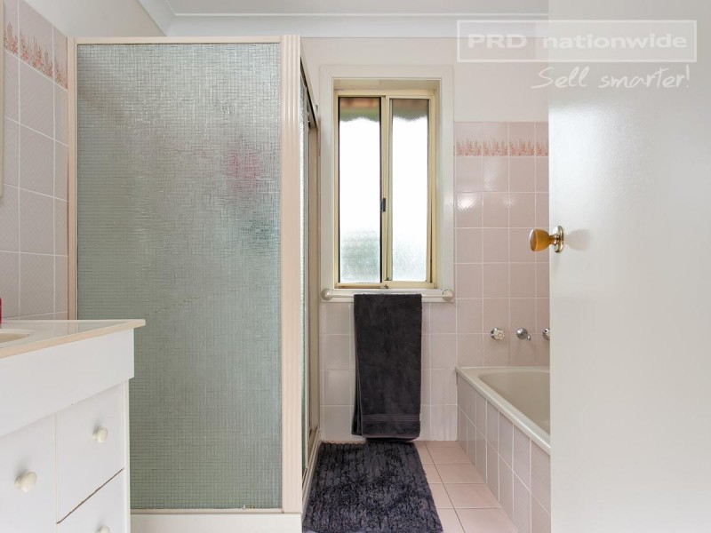 1/35 Balleroo Crescent, Glenfield Park NSW 2650