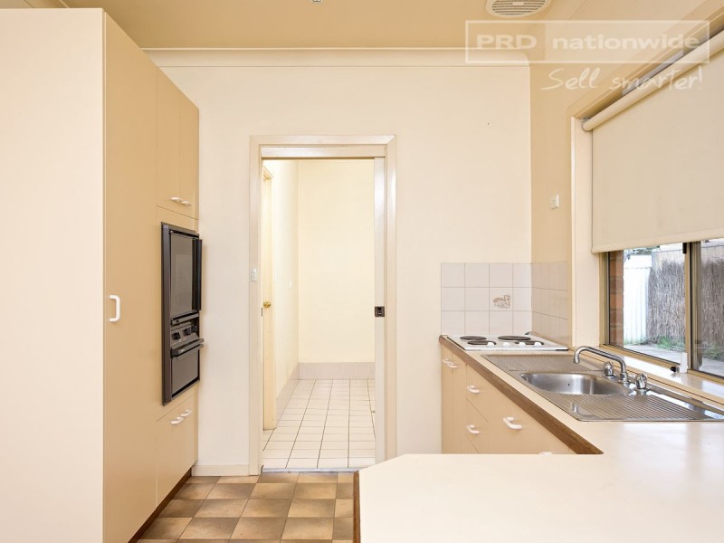 17 Jeeba Place, Glenfield Park NSW 2650