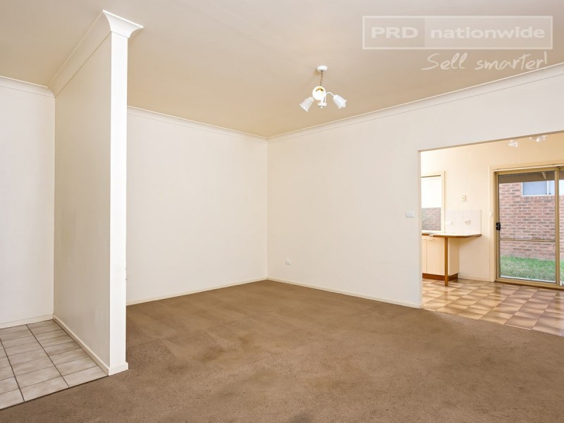 17 Jeeba Place, Glenfield Park NSW 2650