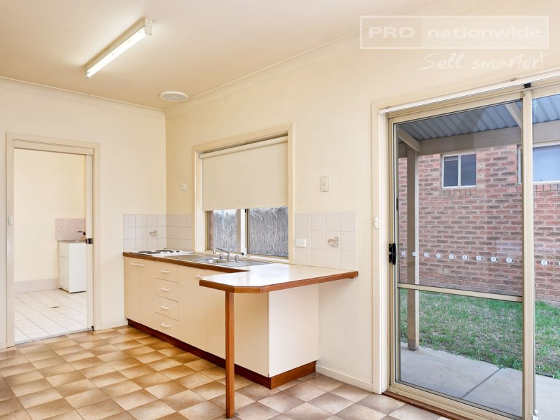 17 Jeeba Place, Glenfield Park NSW 2650