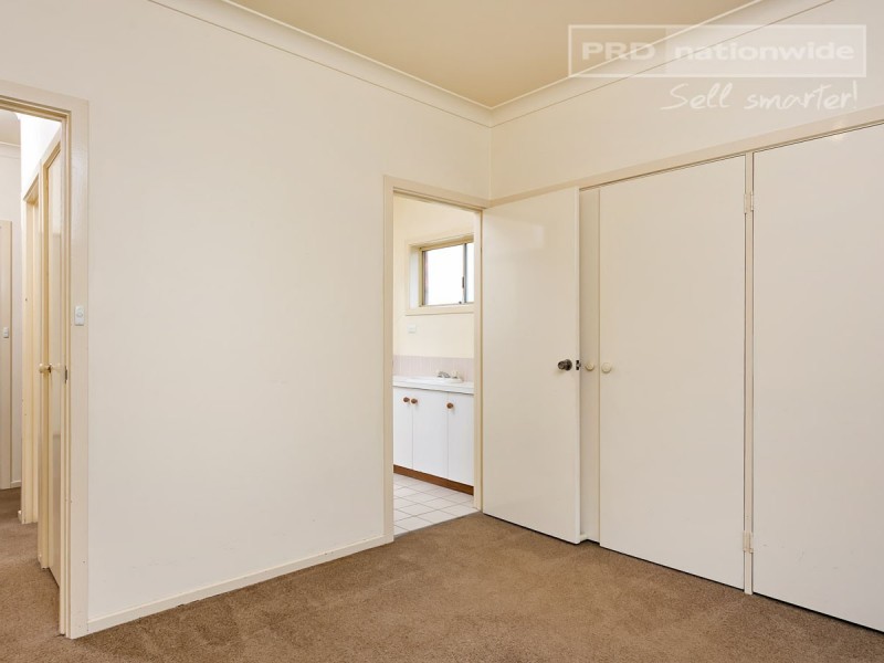 17 Jeeba Place, Glenfield Park NSW 2650
