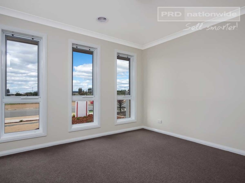 71 Lingiari Drive, Lloyd NSW 2650