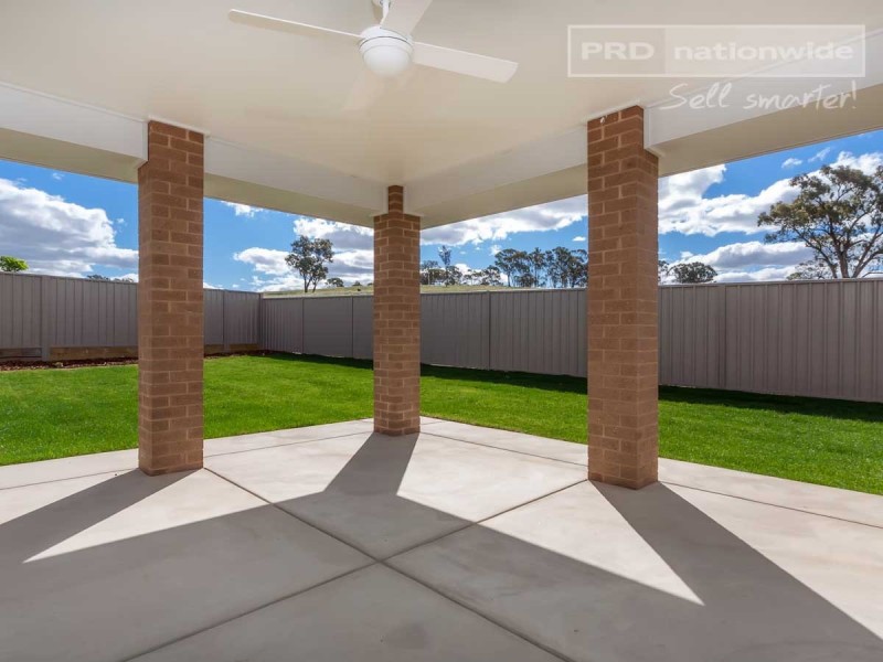 71 Lingiari Drive, Lloyd NSW 2650