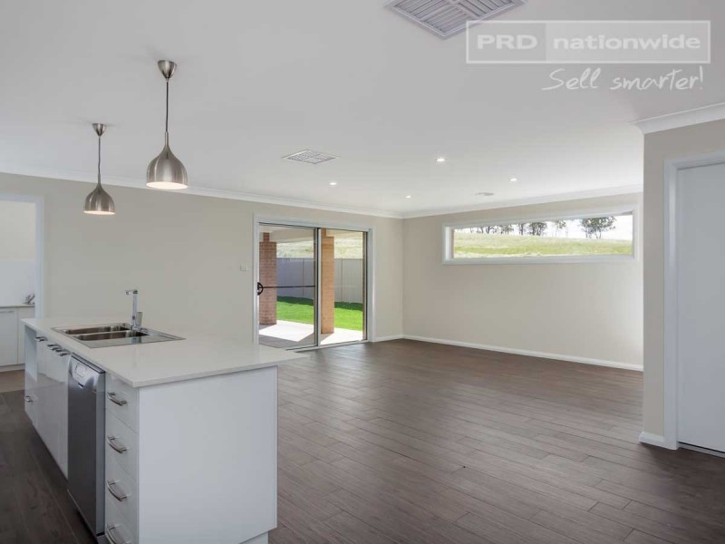 71 Lingiari Drive, Lloyd NSW 2650