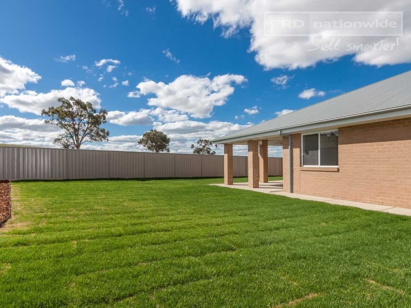71 Lingiari Drive, Lloyd NSW 2650