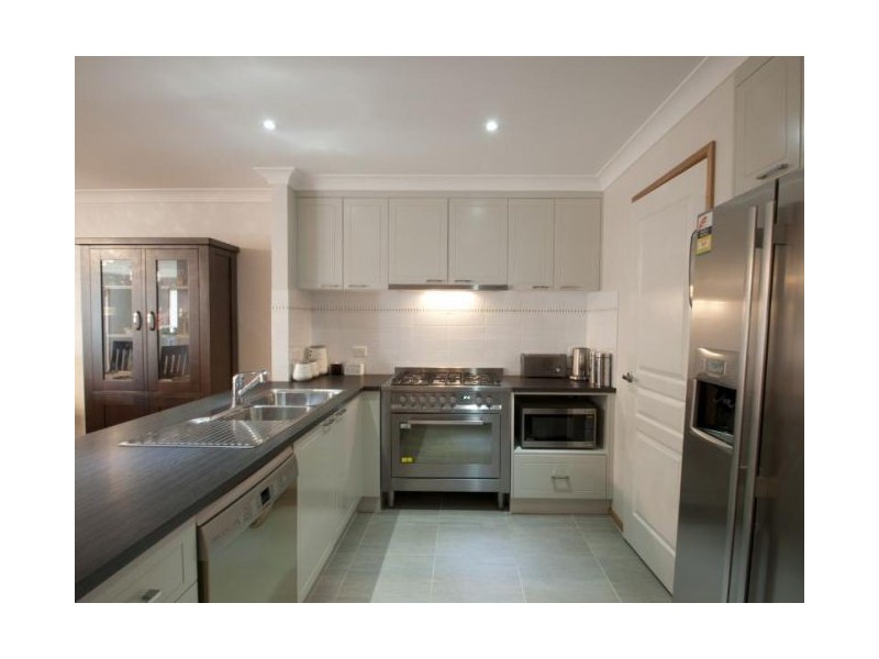 1 Pinnacle Place, Estella NSW 2650
