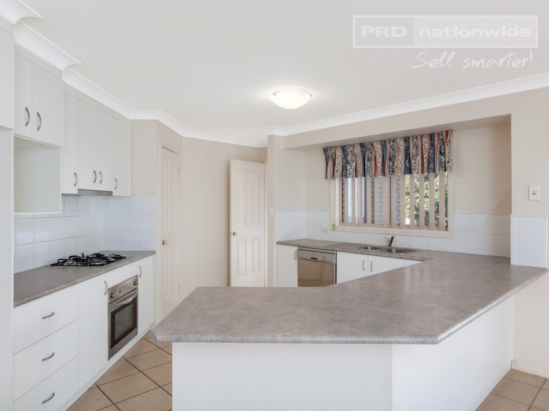 12 Cowan Place, Lloyd NSW 2650