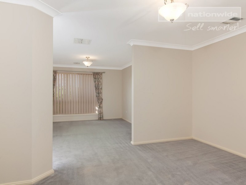 12 Cowan Place, Lloyd NSW 2650