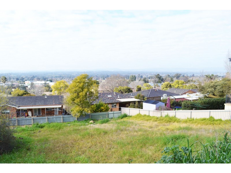 29 Andrews Avenue, Kooringal NSW 2650