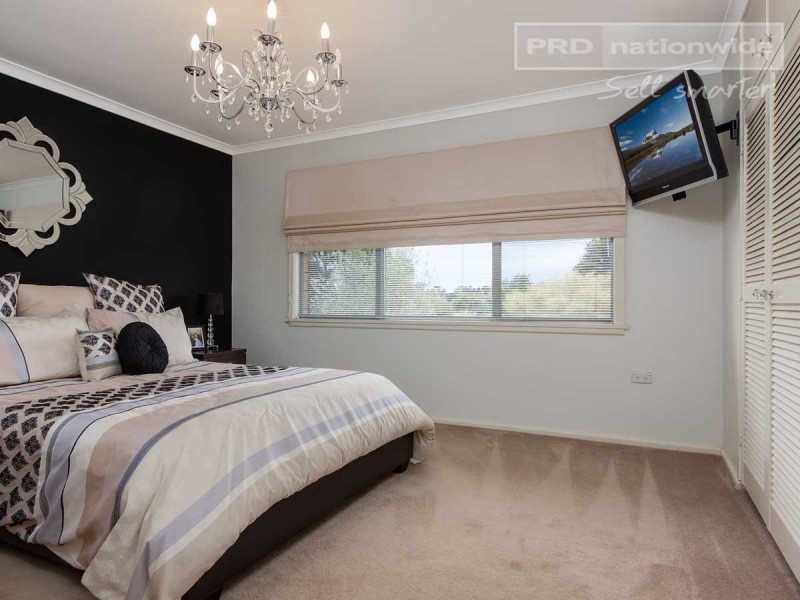 66 Warrawong Street, Kooringal NSW 2650