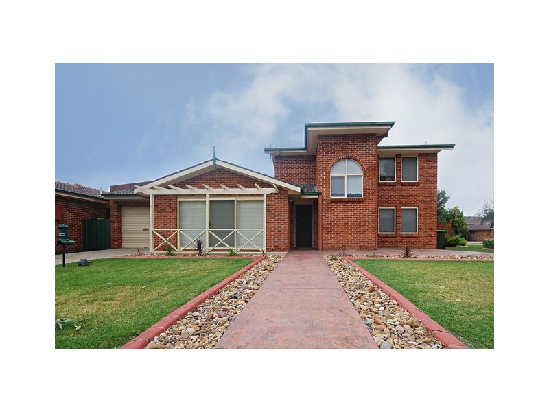 15 Bentley Street, Wagga Wagga NSW 2650