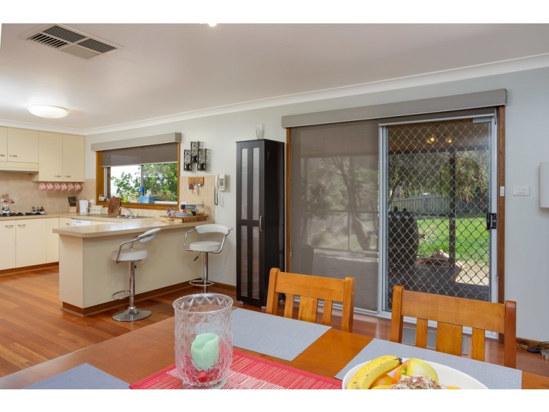 27 Allambie Way, Mount Austin NSW 2650