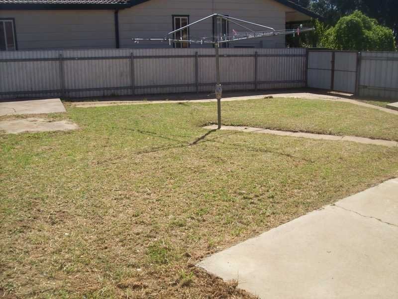 8 Arnott Street, Ashmont NSW 2650