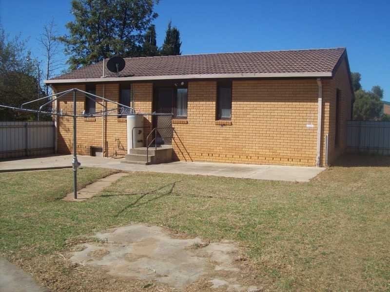 8 Arnott Street, Ashmont NSW 2650