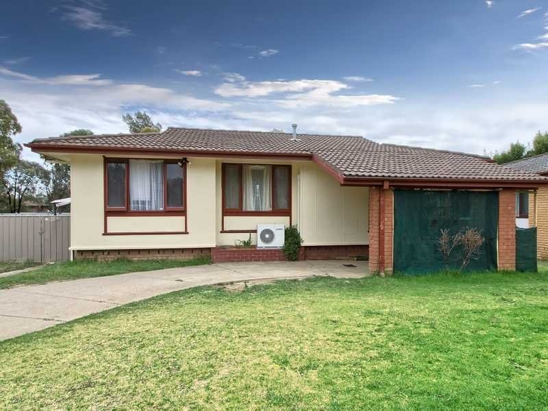 17 Warren Place, Mount Austin NSW 2650