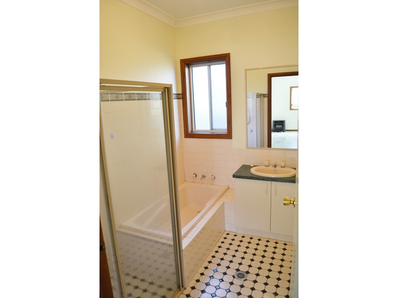 2a Sullivan Street, Wagga Wagga NSW 2650