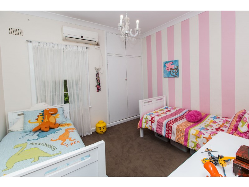 70 The Esplanade, Wagga Wagga NSW 2650