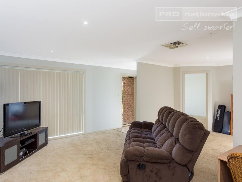 112 Undurra Drive, Glenfield Park NSW 2650