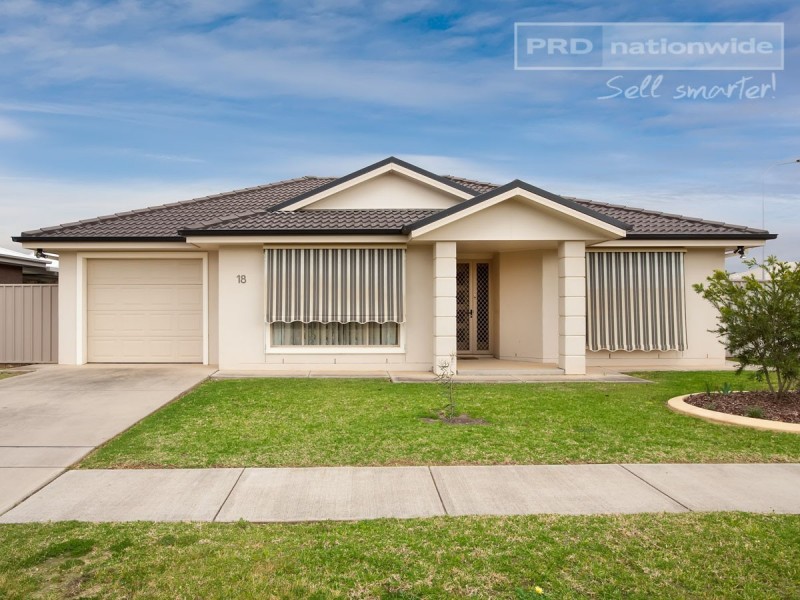 18 Barrima Drive, Glenfield Park NSW 2650