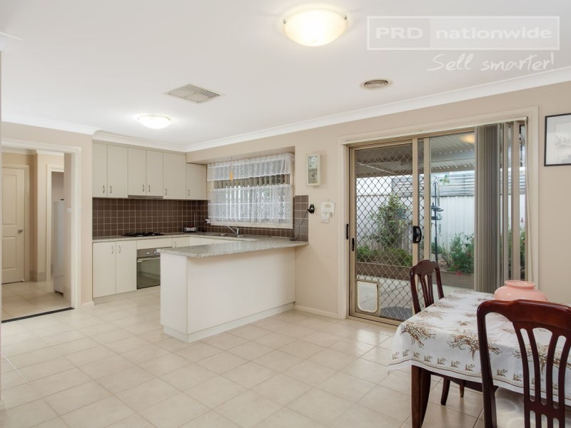 18 Barrima Drive, Glenfield Park NSW 2650