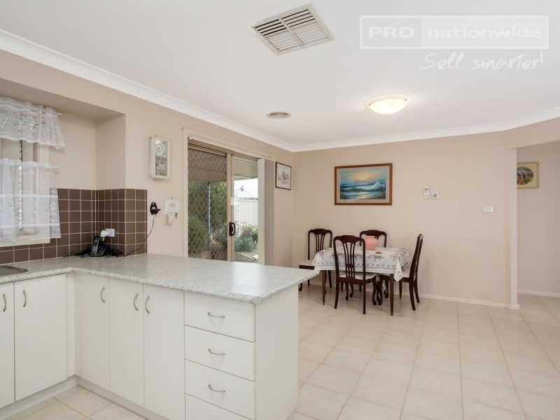 18 Barrima Drive, Glenfield Park NSW 2650