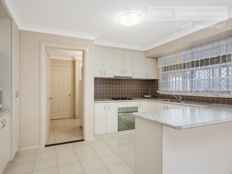 18 Barrima Drive, Glenfield Park NSW 2650