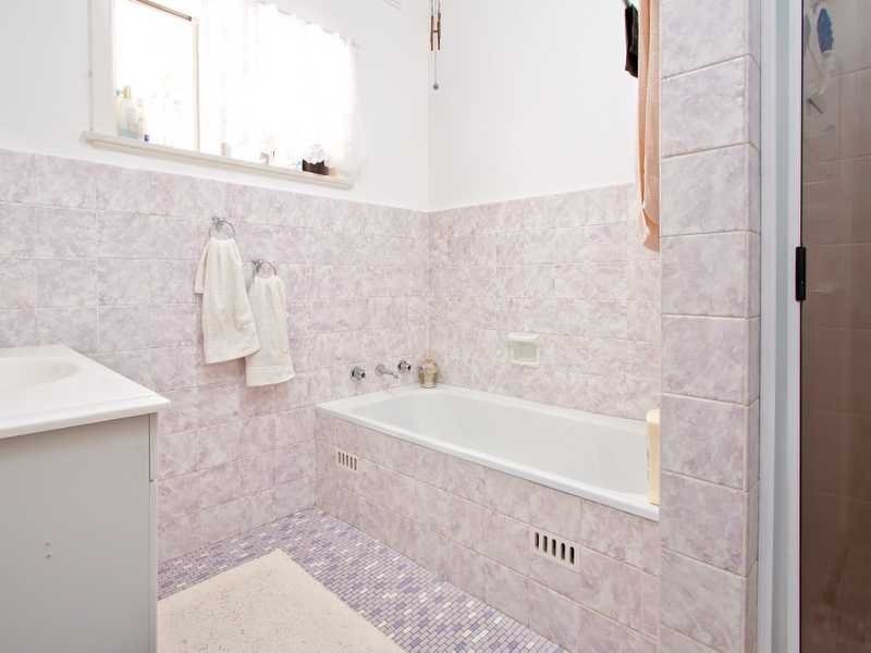 72 Meadow Street, Kooringal NSW 2650