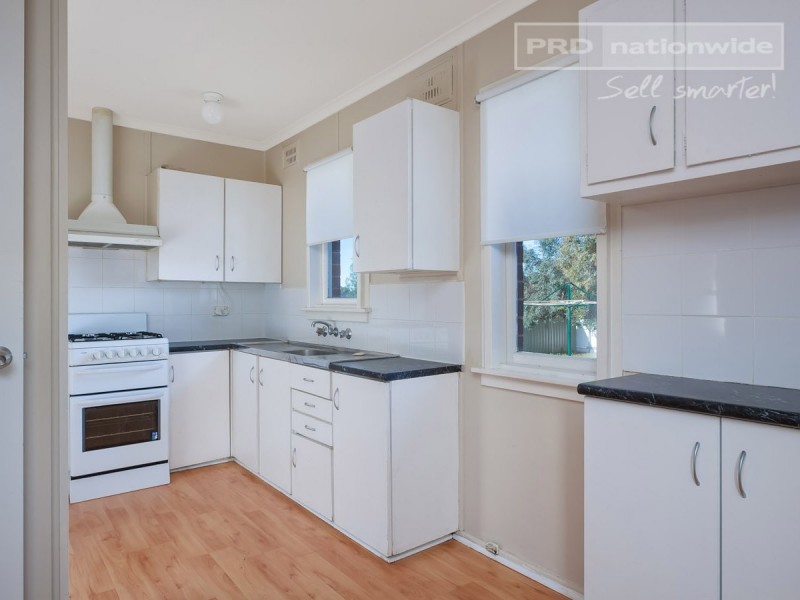 41 Chifley Crescent, Wagga Wagga NSW 2650