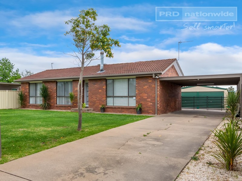 6 Naretha Street, Glenfield Park NSW 2650